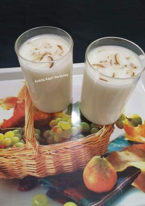 A picture of White (Lassi).