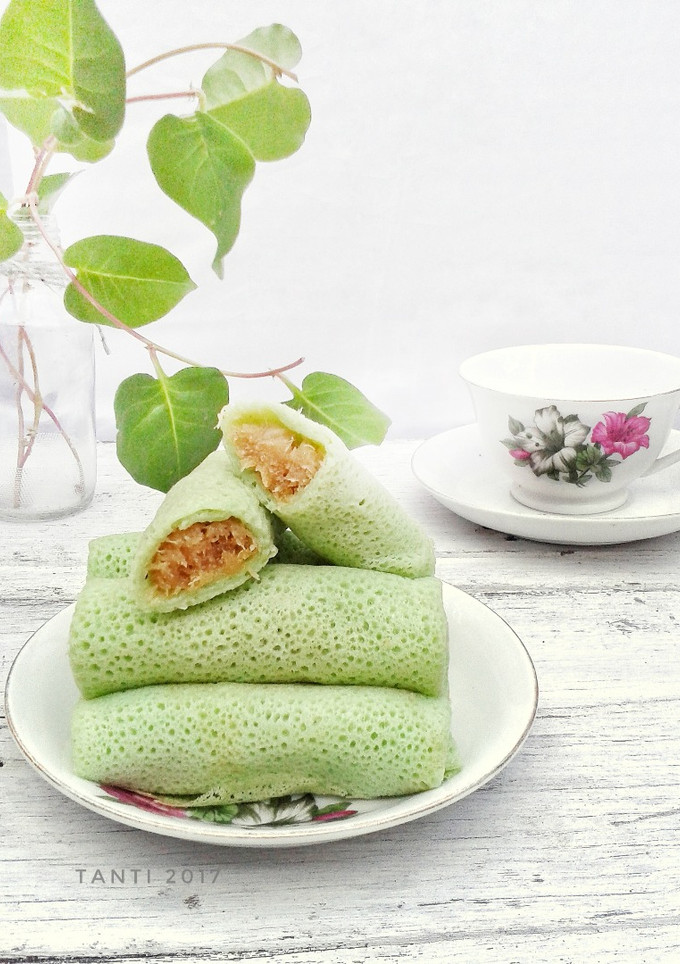 Foto resep Dadar Gulung isi Unti Kelapa (tips membuat kulit bopeng cantik)