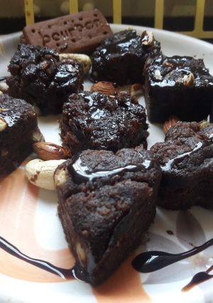 A picture of Bourbon Chocolate Biscuits Cake.