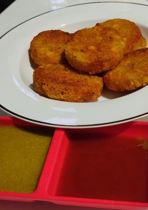 आलू की टिक्की(aloo ki tikki recipe in hindi) रेसिपी मुख्य फोटो