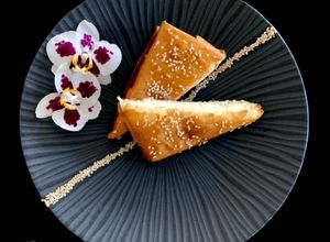 Foto di SAGANAKI - feta in pasta fillo, miele e sesamo