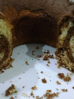 Una foto de Budín marmolado con dulce de leche