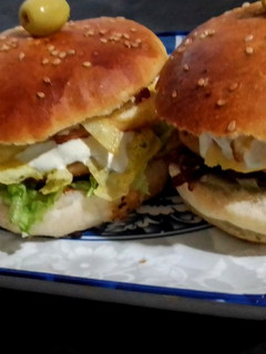صورة لوصفة همبرغر بالدجاج 🍔 على طريقتي 🌙