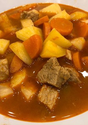 Tradicionális gulyásleves recept fotója