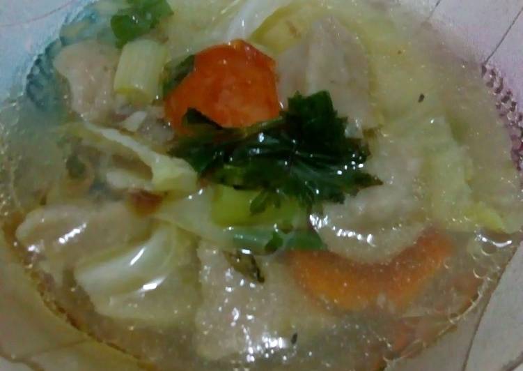 Bagaimana Membuat Sayur sop bakso gampil, Bikin Ngiler