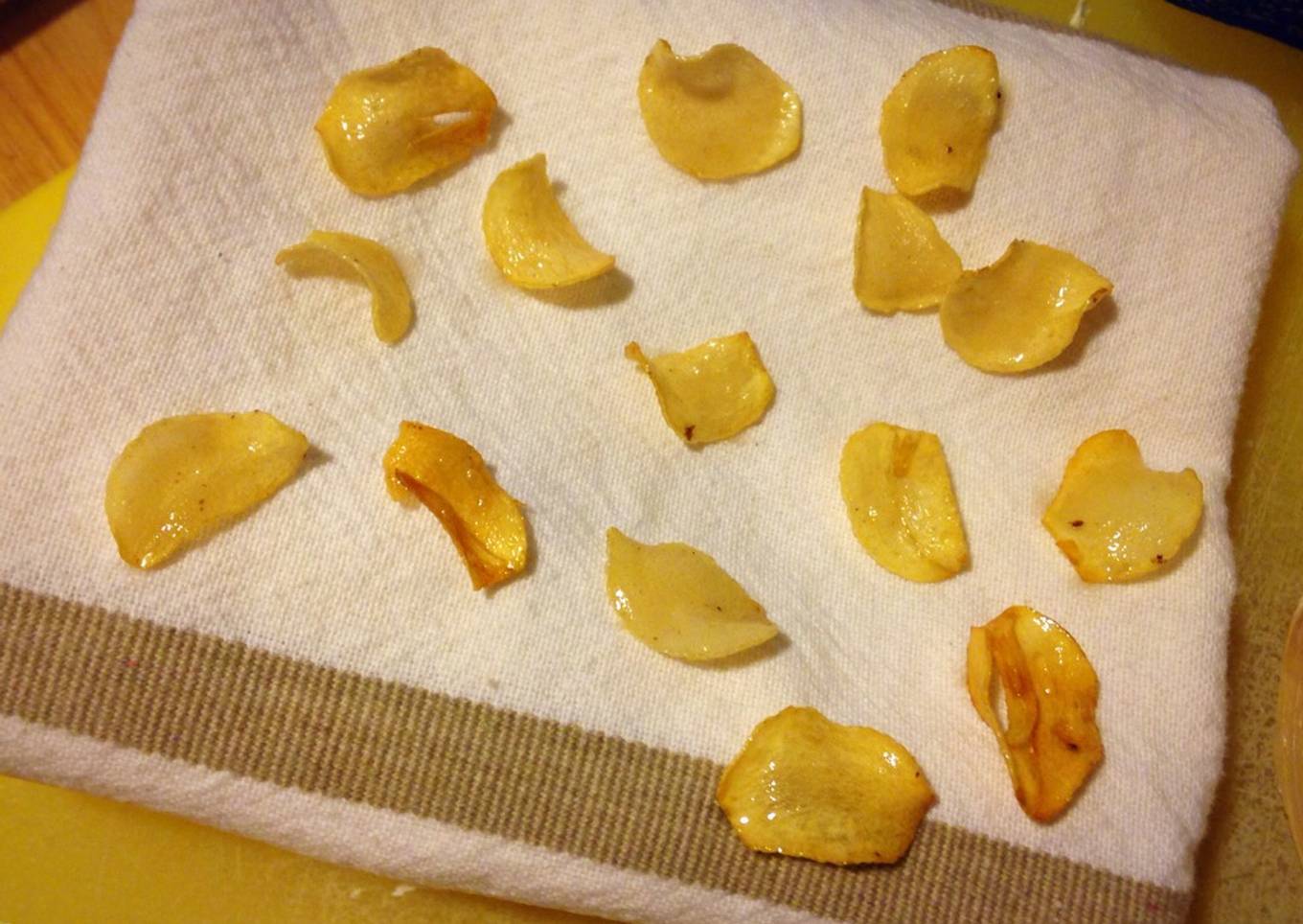Crispy Garlic Chips
