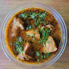 A picture of Chicken curry.