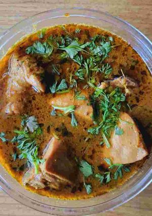 A picture of Chicken curry.