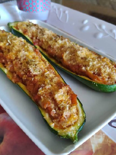 Una foto de Calabacín relleno vegetariano
