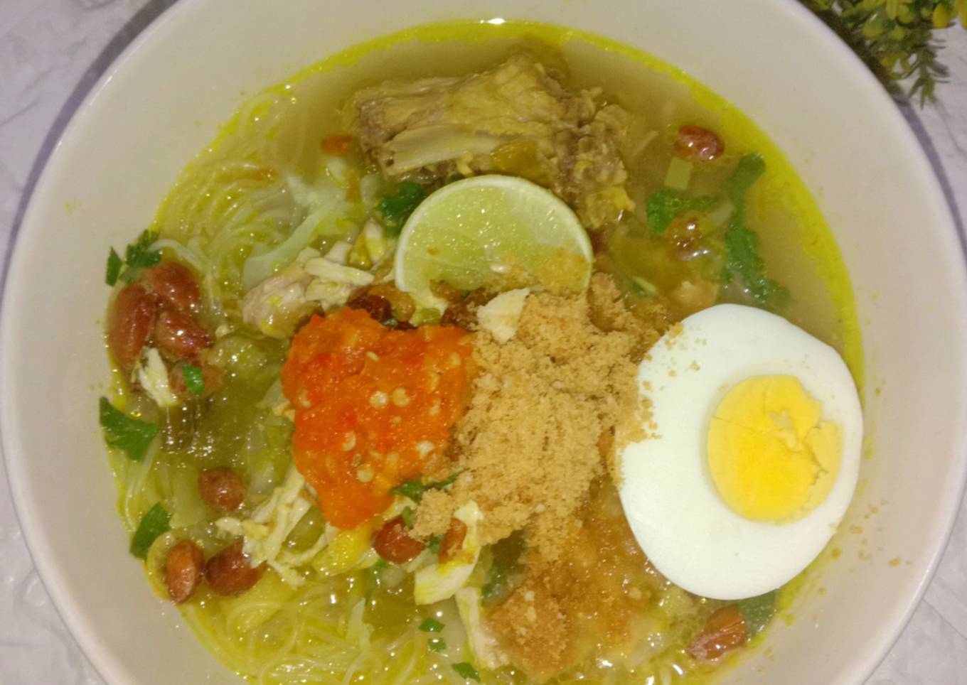 Soto Ayam Lamongan Dengan Koya