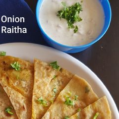 A picture of Onion raita.
