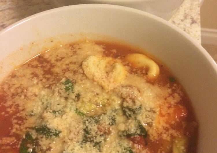 Delicious Tortellini tomato soup