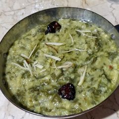 A picture of Daal Saag.