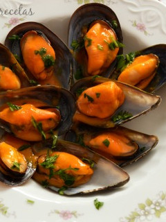 Una foto de Mejillones en salsa