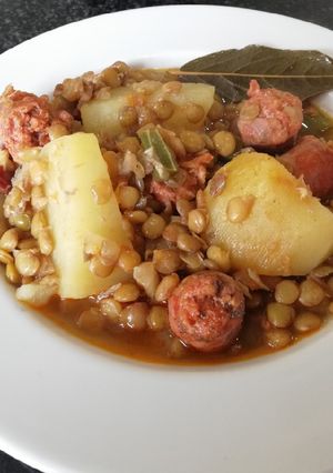 Una foto de Lentejas con chorizo y patatas