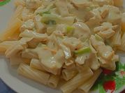 Una foto de salsa blanca para pasta