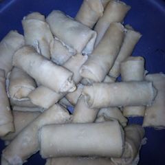 A picture of Wrapping of spring roll.