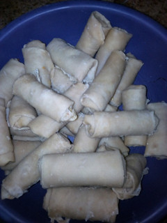 A picture of Wrapping of spring roll.