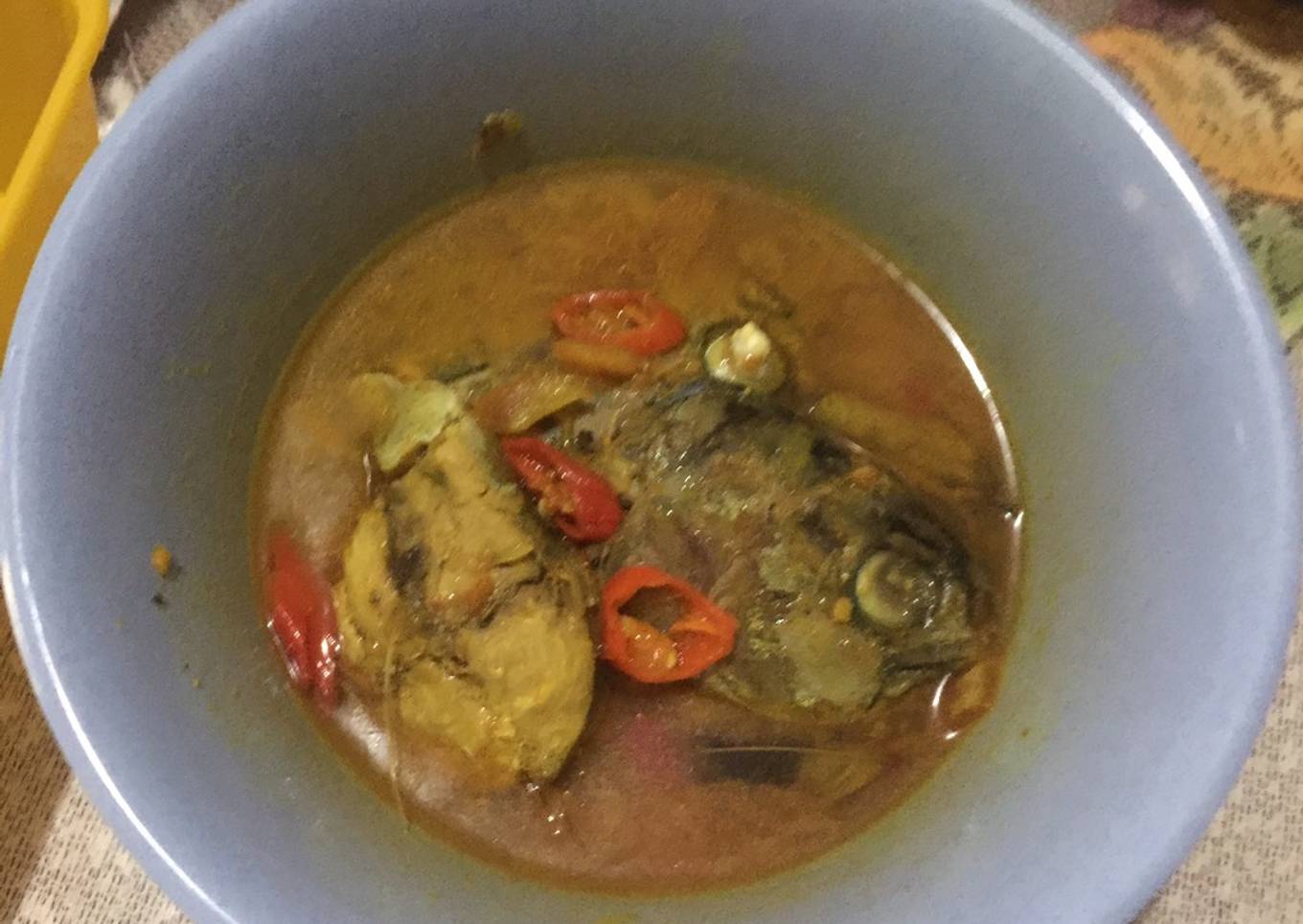 Kepala Ikan Tongkol Ayam Dengan Kuah Kuning