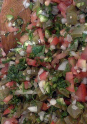 A picture of enselada de nopales.