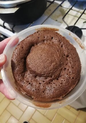 Una foto de Torta de chocolate en taza light sin azúcar ni harinas
