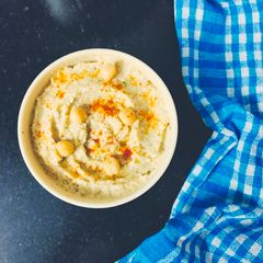 A picture of Hummus.