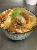 El katsu-don～tazón del huevo y Katsu～
