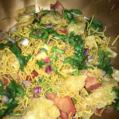 A picture of Bhel puri.