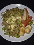 Mi goreng kacang edamame bakso ikan dengan keju