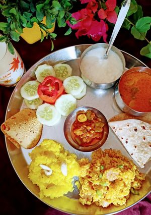 जैन थाली (jain thali recipe in Hindi) रेसिपी मुख्य फोटो