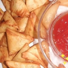 A picture of Chesse mini samosa.