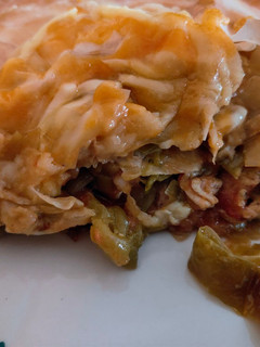 Una foto de Bombita de pollo y verduras