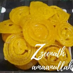 A picture of Instant Jalebis (without fermentation).