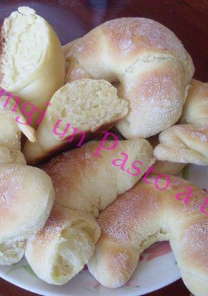 Foto di Cornetti senza burro e senza latte (cottura al forno)
