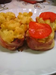 Szalonnába burkolt sajtos tészta recept fotója