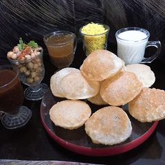 A picture of Gol Gappay.