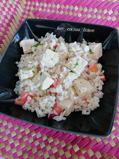 Una foto de Ensalada de arroz con tofu