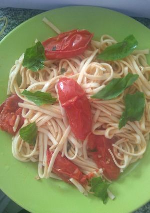 Una foto de Fideos a la caprese
