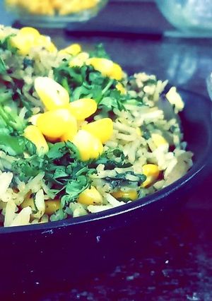 A picture of Garlic Spinach Corn Rice.
