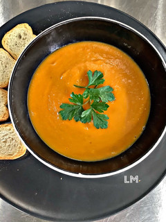 Foto principal de Sopa de tomate a mi manera para dos