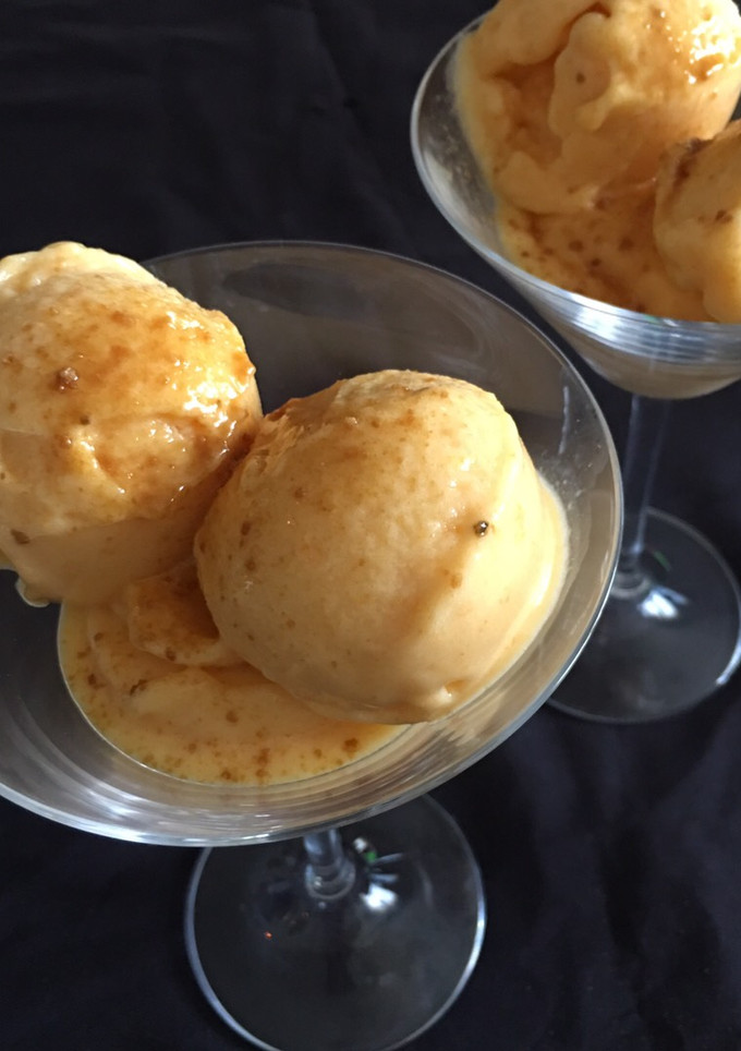 Una foto de Helado casero de Melocotón de Calanda y yogurt