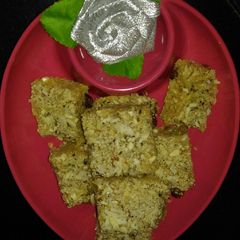 A picture of Jowar Flour Gudpapdi.