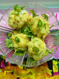 அரிசி ப௫ப்பு உ௫ண்டை (Arisi paruppu urundai recipe in tamil) செய்முறை முக்கிய புகைப்படம்