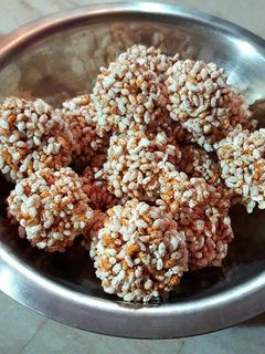 খইয়ের মোয়া (Khoi r moa recipe in Bengali) রেসিপির প্রধান ছবি
