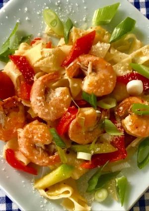 A picture of Shrimps Fajita Fettucine.