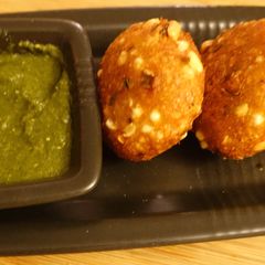 A picture of Sabudana Wada.