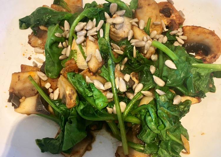Simple Way to Prepare Speedy Spinach and Mushroom WFH Stir Fry