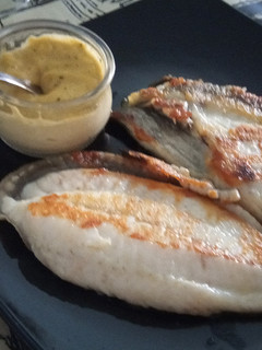 Una foto de Rodaballo a la Plancha con Mayonesa de Albahaca