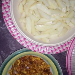 A picture of Chips and egg source.
