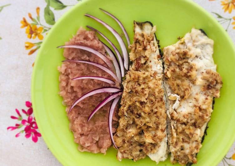 Branzino alle mandorle e crema di cipolle